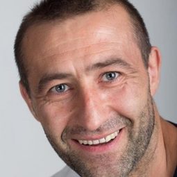 Slavi Slavov - 轟天諜戰演員 飾演Oleg