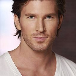 Christopher Russell 飾演 Wes