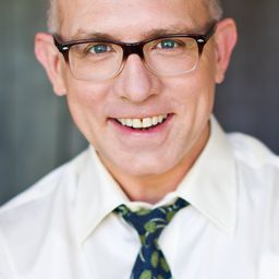 Milo Shandel 飾演 Mr. Farnsworth