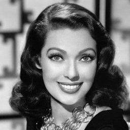 洛麗泰·揚 飾演 Mary Longstreet