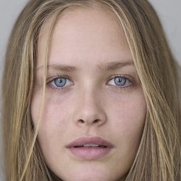 夏洛特·瑪姬 飾演 Self