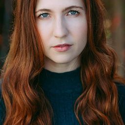 Maia Rose Michaels - 值得的等待演員 飾演Jenn