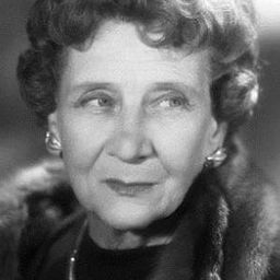 Sylvie - 舞會請帖演員 飾演Gaby - La maîtresse de Thierry