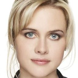 Virginie Desarnauts 飾演 Julie