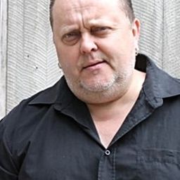 Hannu Kiviaho 飾演 Parking Attendant