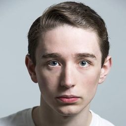 Preston Nyman 飾演 Zazu (voice)