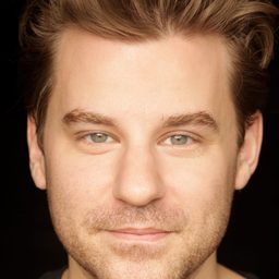 Stephen Cone 飾演 Austin