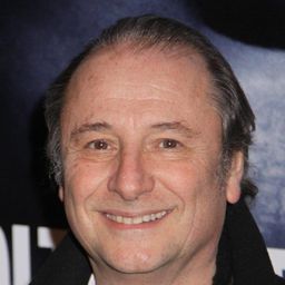 Patrick Braoudé 飾演 Dan