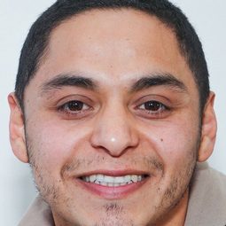 Maynor Alvarado 飾演 Chato Chavez
