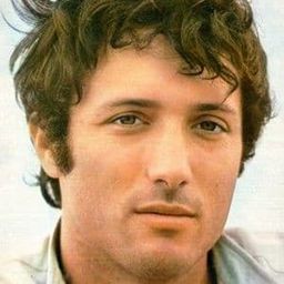 Assi Dayan 飾演 Jaras Professor