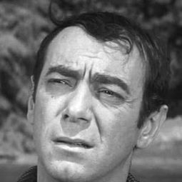 Arthur Batanides 飾演 Shugo