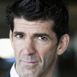 Timothy Davis 飾演 Detective Rynold Bosman