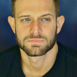 杭特·柏克 飾演 Shane