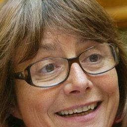 Michèle Bernard-Requin 飾演 