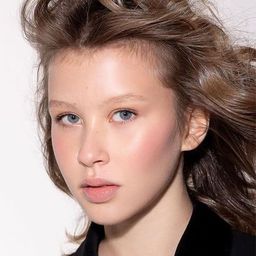 Anna Peresild 飾演 