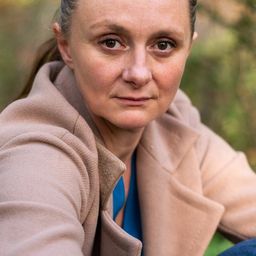 Gerti Drassl 飾演 Lore