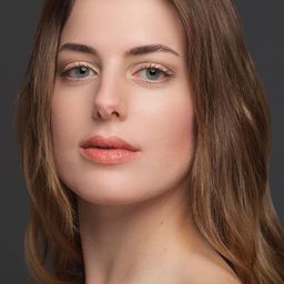 Belfu Benian 飾演 Duygu