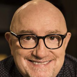 米芝白朗 飾演 L'obsédé au téléphone