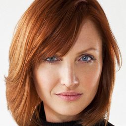 Katelin Chesna - Keeping Up with the Randalls演員 飾演Jenna - yoga instructor