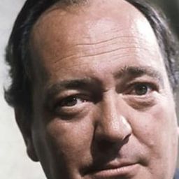 Stratford Johns 飾演 Morrie Conley