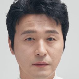 李成宰 飾演 Jo Kyu-hwan