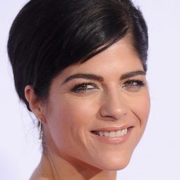 莎瑪·布萊兒 飾演 Rigby