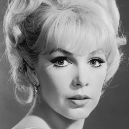 史蒂拉史提芬絲 - 惡神演員 飾演Amelia Crusoe