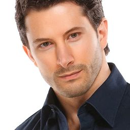 Marc Trottier 飾演 Trevor