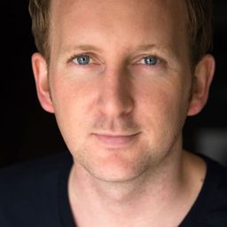 Jason Hodzelmans 飾演 Ross Nicholas