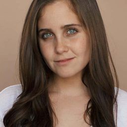 Natasha Dupeyrón 飾演 Amelia