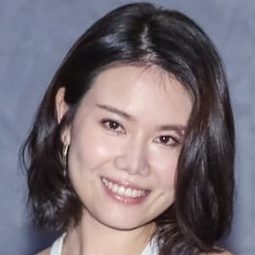 彭若萱 飾演 Nursing home counter
