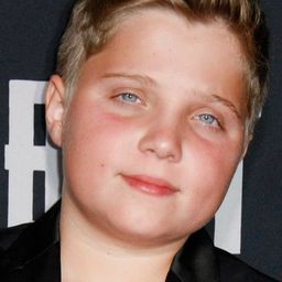 Hardy Griffin Davis - 陽光兔仔兵演員 飾演Clone