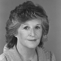 朗妮·麥斯特森 飾演 Grandma Sheehan