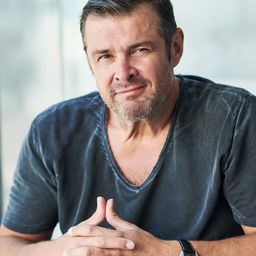 Christian Schaeffer 飾演 Johan Weiler