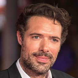 尼可拉斯·貝多 - 愛情只能持續三年演員 飾演Antoine