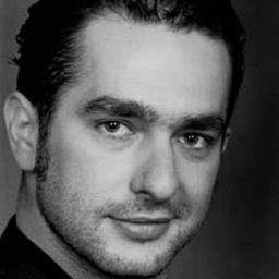 Mariusz Laskowski - Sophie Seeks 7演員 飾演Mężczyzna w krzywej peruce