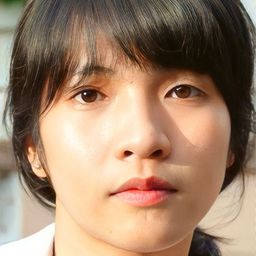 Chantana Tiprachart 飾演 Hotel Housekeeper