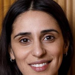 Maryam Zaree - 歡樂酒吧演員 飾演