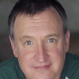 喬·懷特 飾演 Puppy (voice)