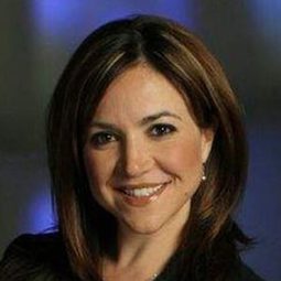 Elizabeth Beaubien - 緊急狀態演員 飾演Newscaster