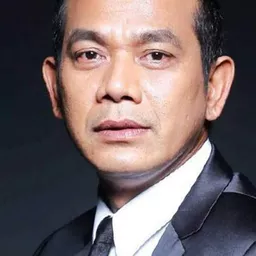 Rosyam Nor 飾演 Misbun Sidek