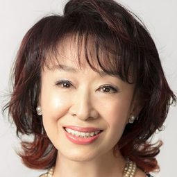 三田佳子 - 東京アンタッチャブル　脱走演員 飾演Yuriko Inoue