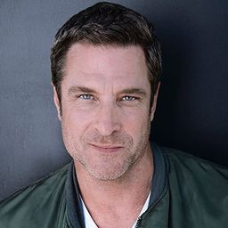 Ben Reed 飾演 Walt