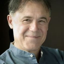 Sándor Gáspár 飾演 Mother's lover