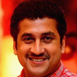 Santhosh Keezhattoor 飾演 Thomas