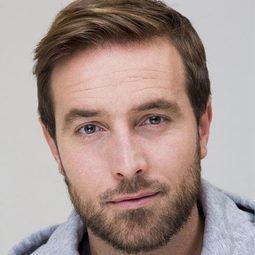 Manuel Toro - Las cinco crisis del Apocalipsis演員 飾演Marido de suicida