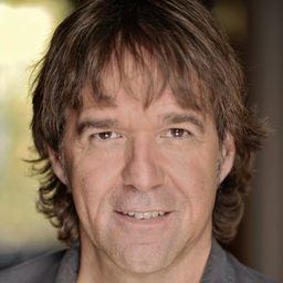 Yves Desgagnés - Roméo et Juliette演員 飾演Maître Valiquette