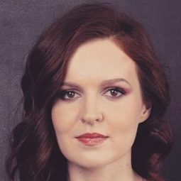 Kira Yarmysh 飾演 Self