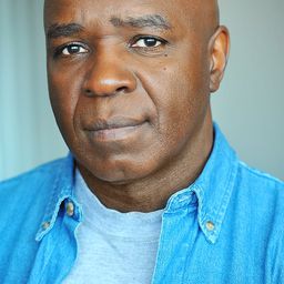 Nate Bynum 飾演 Hugh