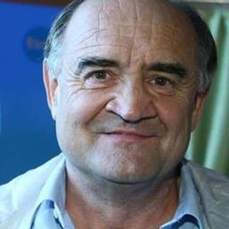 約阿希姆·拉姆扎 飾演 Roman Zalewski